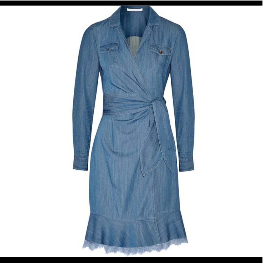 Pre-Owned DVF Cotton and Rayon Wrap Dress w/ Lace Accent